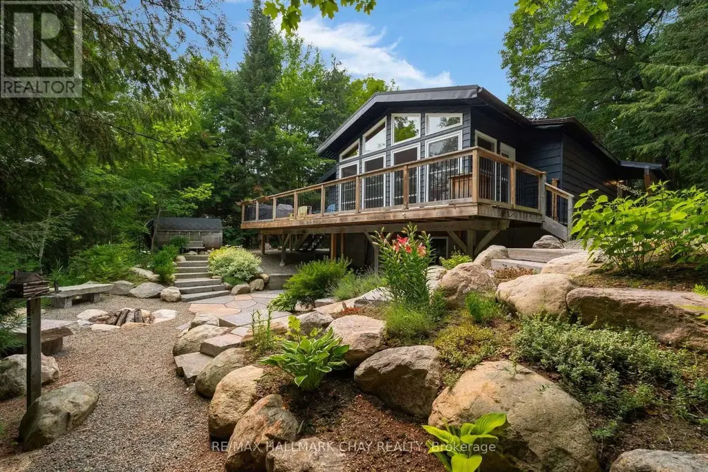 1315 Wolf Circle, Algonquin Highlands (Sherborne)